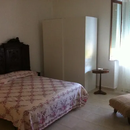 Alojamento de Acomodação e Pequeno-almoço Emmevvi Tropea